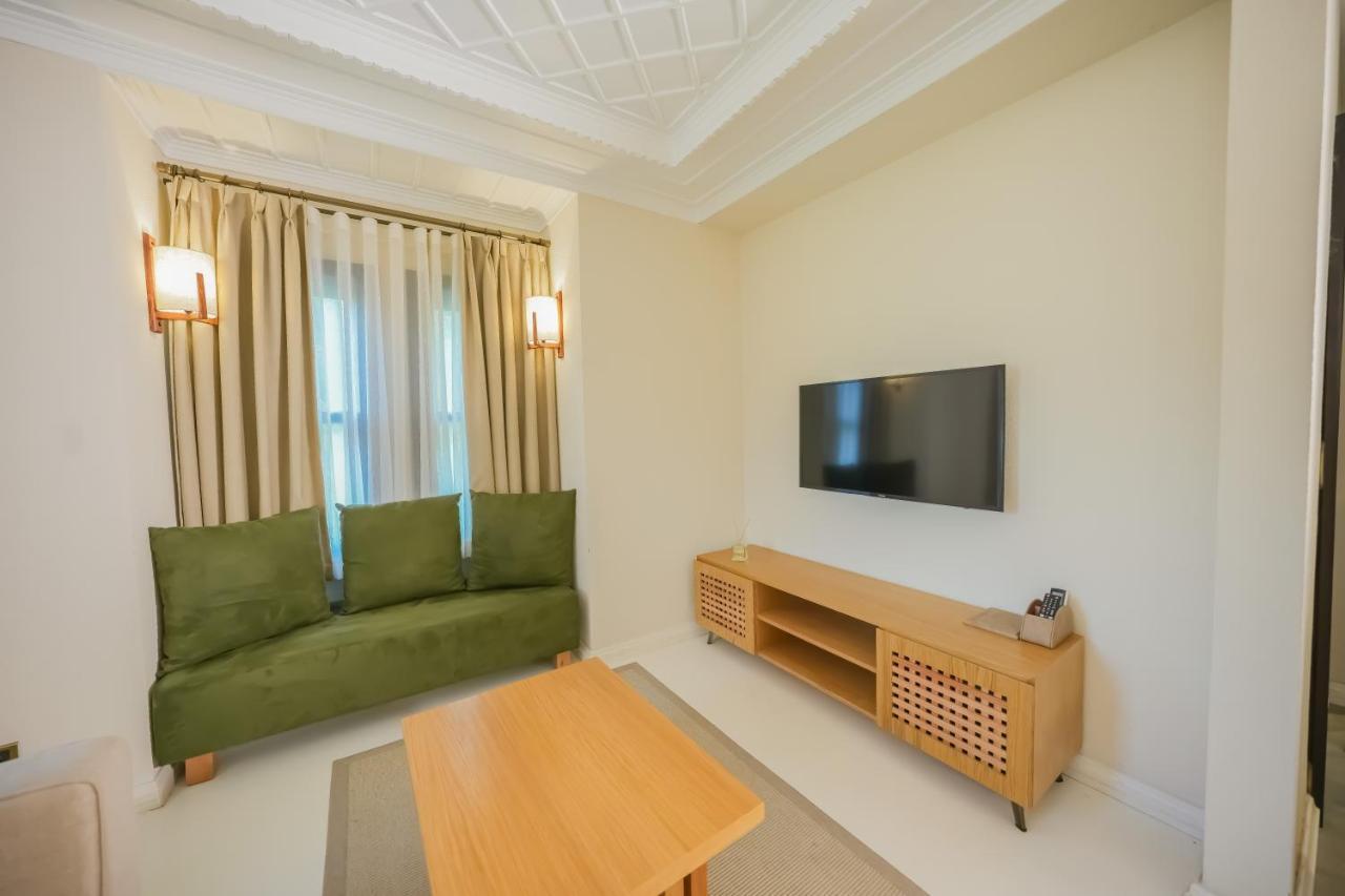 Nuup Hotel 马尔马里斯 外观 照片