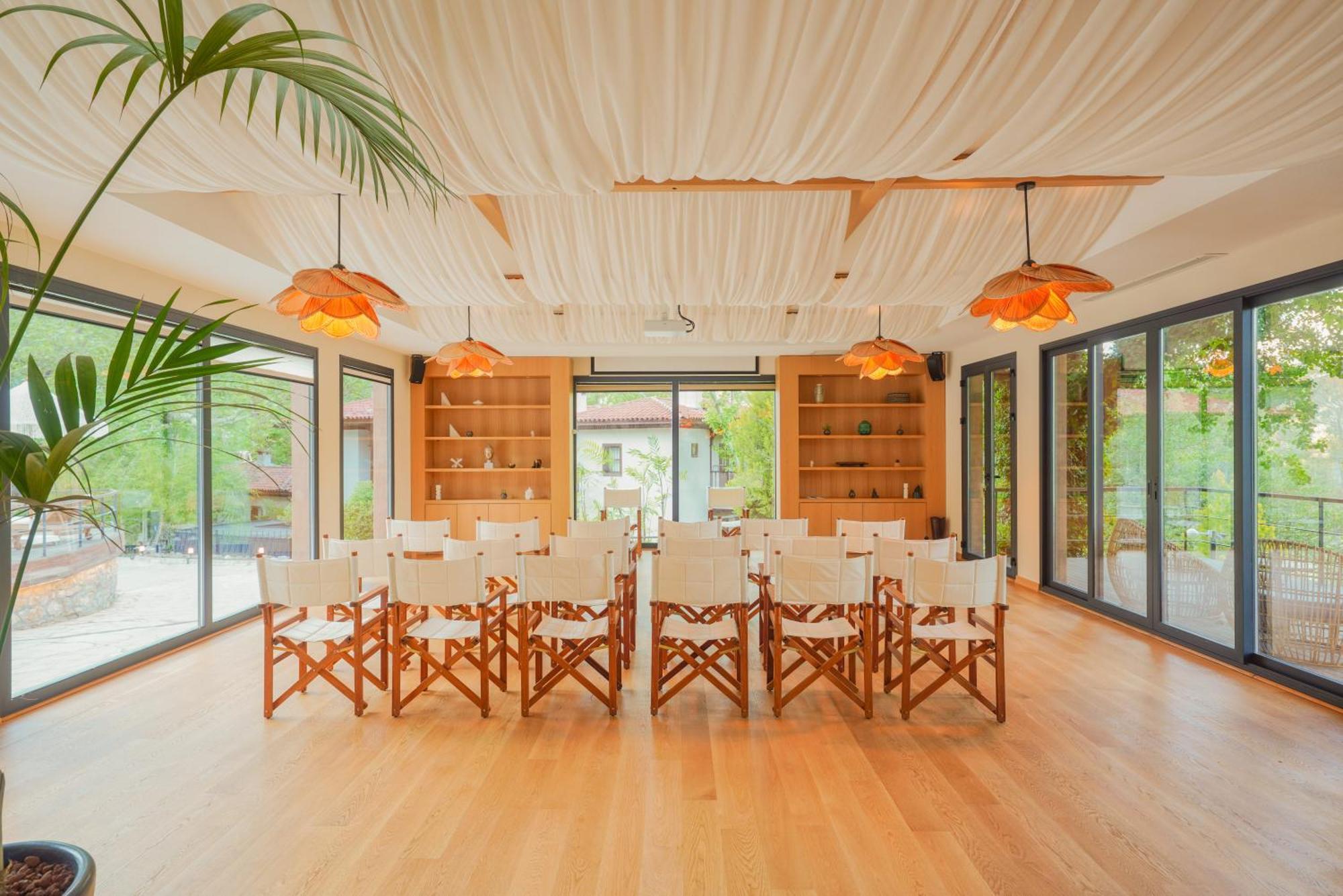Nuup Hotel 马尔马里斯 外观 照片